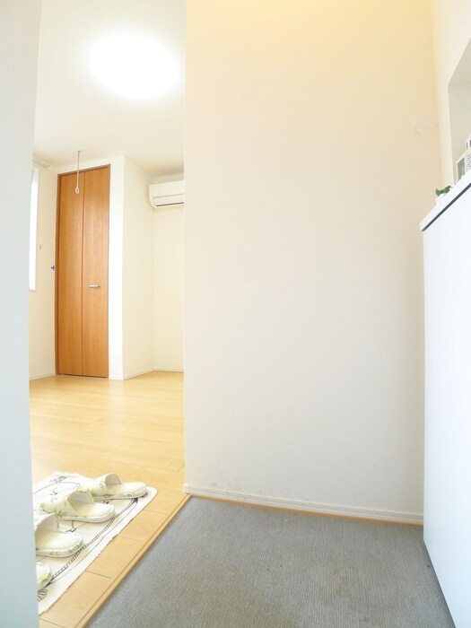 物件内観写真15　(玄関)