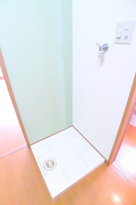 物件内観写真17　(洗濯機置場)