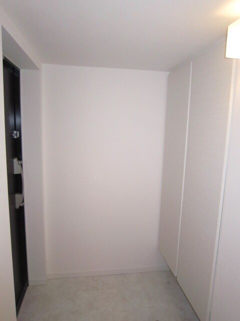 物件内観写真11　(玄関)