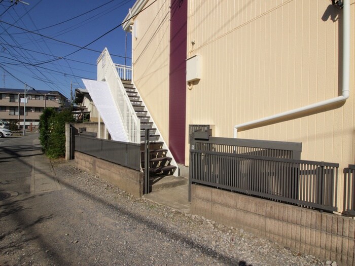 物件外観写真2　(エントランス部分)