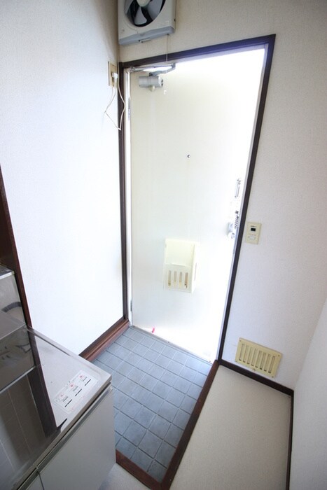 物件内観写真15　(玄関)