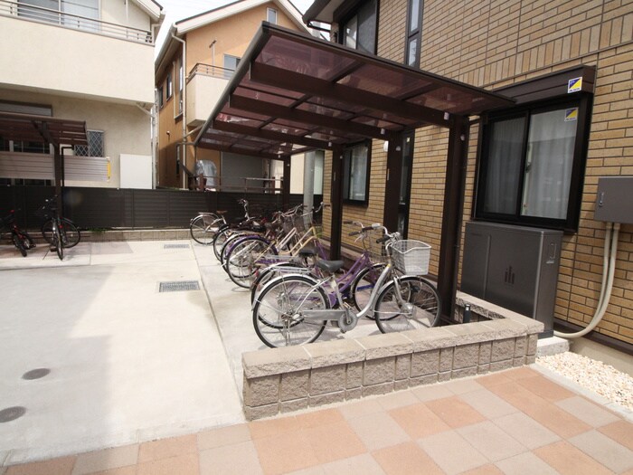 物件外観写真5　(駐輪場)