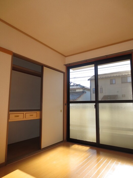 物件内観写真3　(居室)