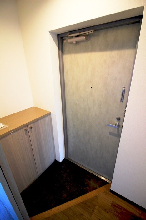 物件内観写真7　(玄関)