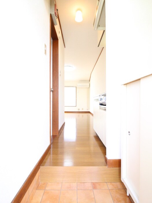 物件内観写真10　(玄関)