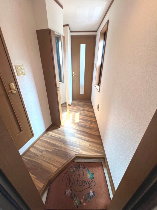 物件内観写真14　(玄関)