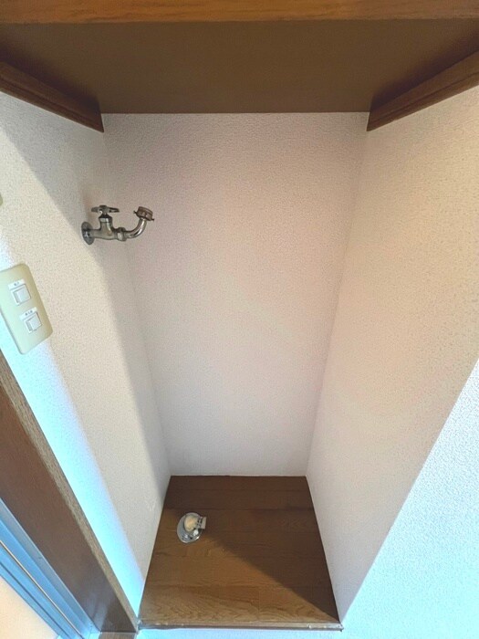 物件内観写真15　(洗濯機置場)