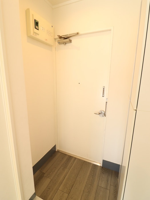 物件内観写真17　(玄関)
