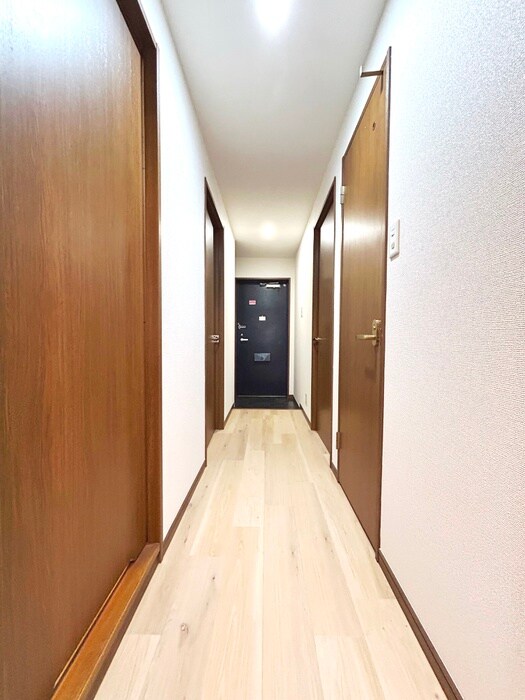 物件内観写真16　(廊下)