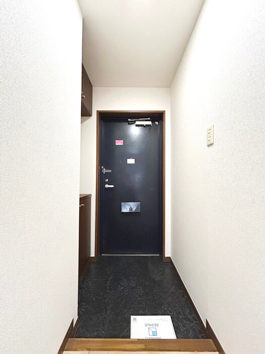 物件内観写真18　(玄関)