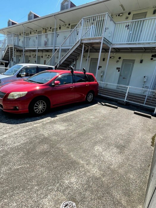 物件外観写真5　(駐車場)