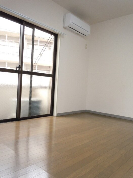 物件内観写真4　(居室)