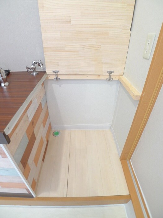 物件内観写真13　(洗濯機置場)