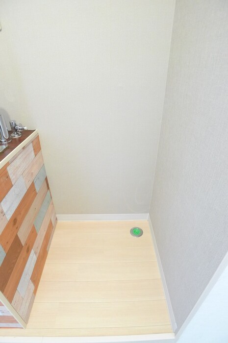 物件内観写真18　(洗濯機置場)