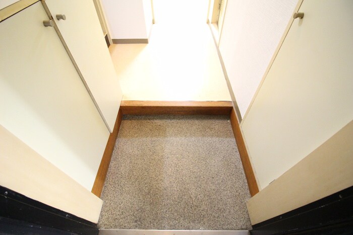 物件内観写真11　(玄関)