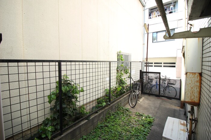 物件内観写真16　(室内からの展望)