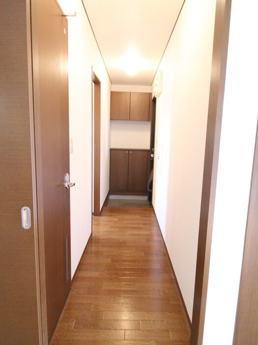 物件内観写真14　(廊下)