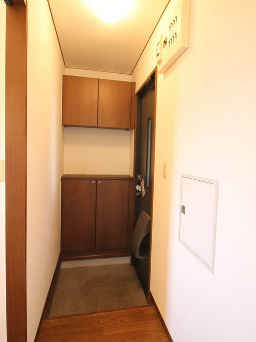 物件内観写真16　(玄関)