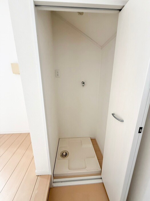 物件内観写真16　(洗濯機置場)