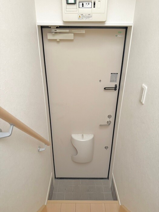 物件内観写真19　(玄関)