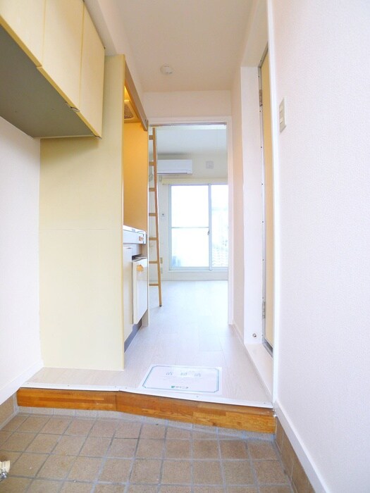 物件内観写真10　(玄関)