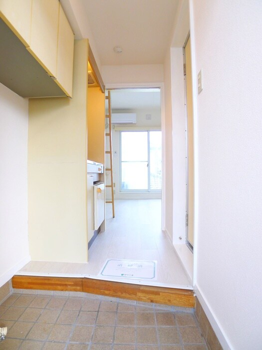 物件内観写真13　(玄関)