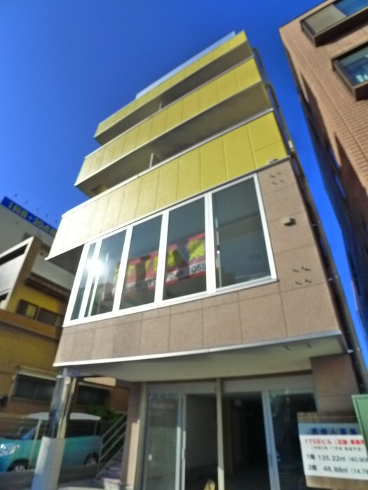 物件外観写真4　(エントランス部分)