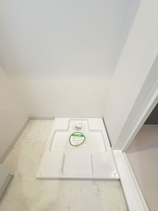 物件内観写真12　(洗濯機置場)