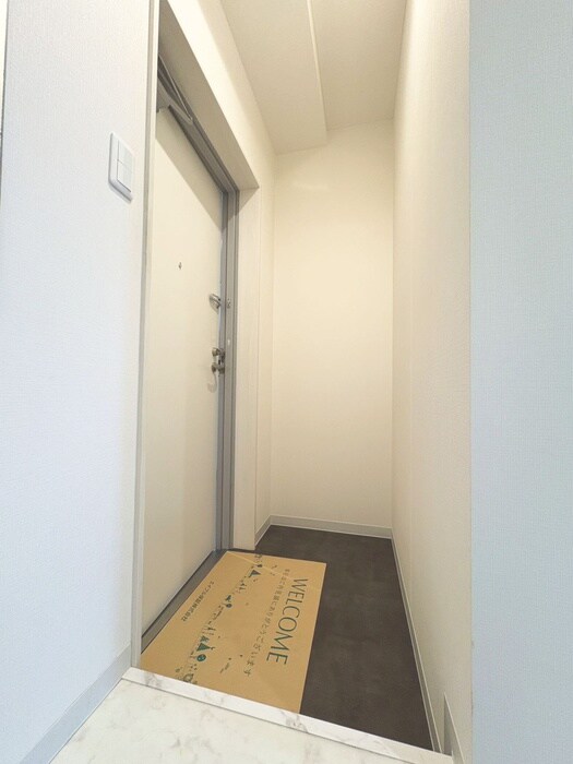 物件内観写真18　(玄関)