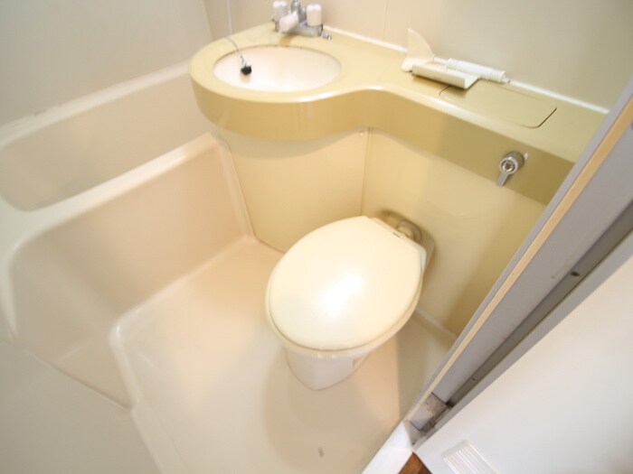 物件内観写真8　(トイレ)