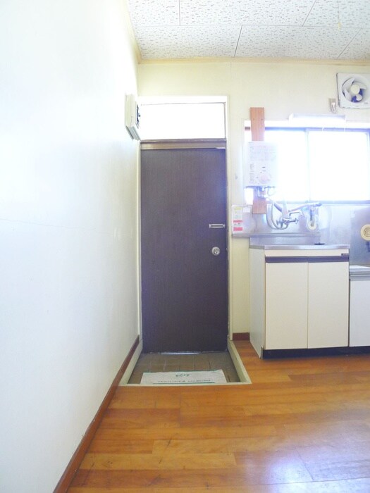 物件内観写真14　(廊下)