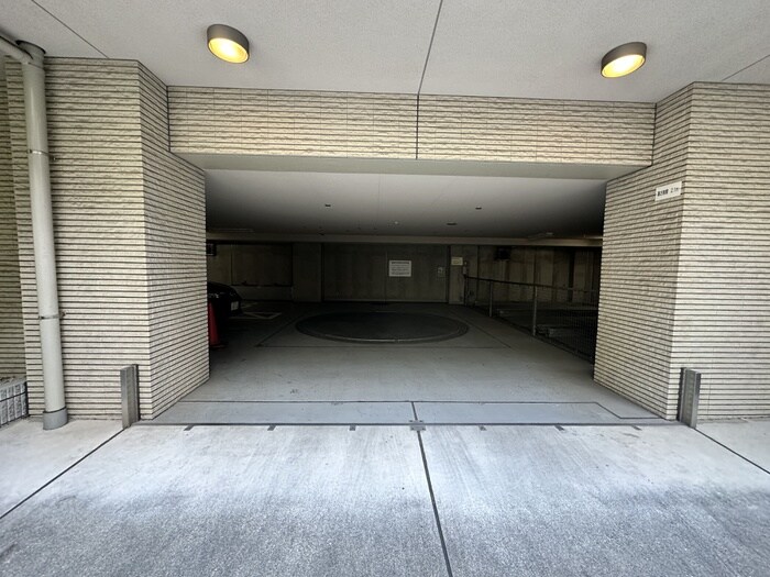 物件外観写真4　(駐車場)