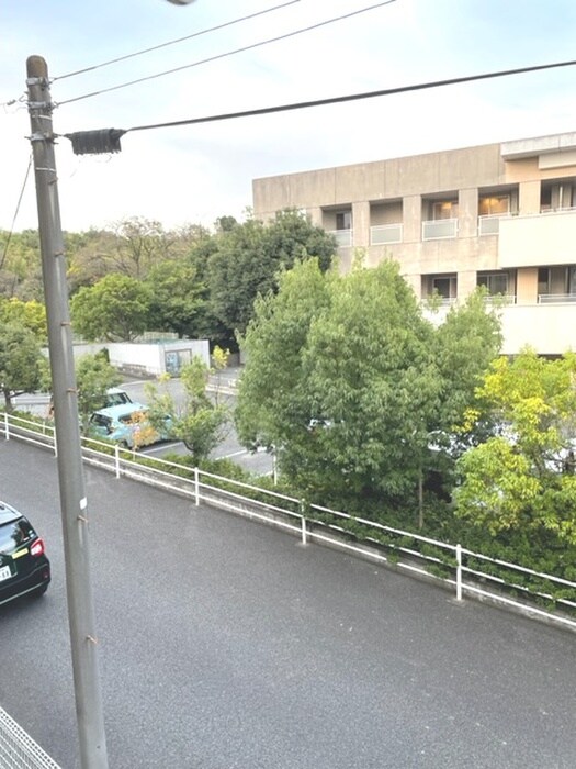 物件内観写真14　(室内からの展望)