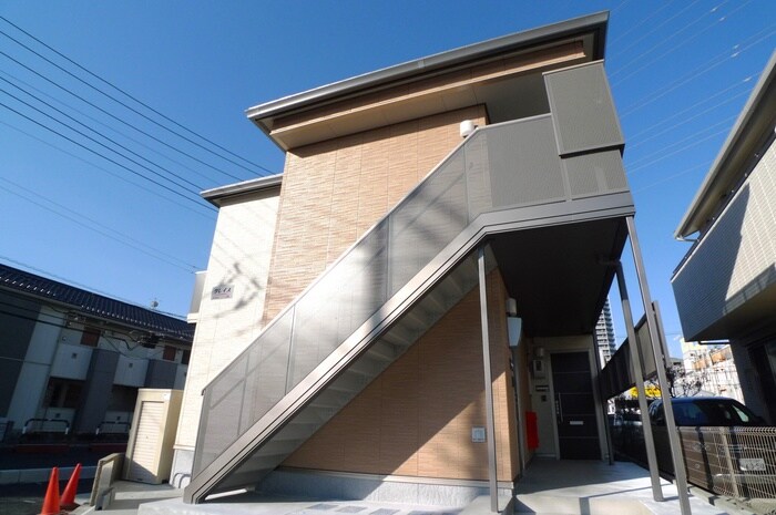 物件外観写真2　(エントランス部分)