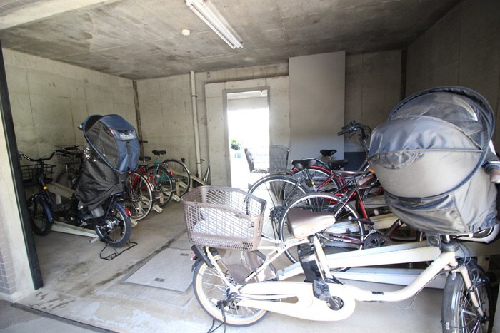 物件外観写真6　(建物設備)