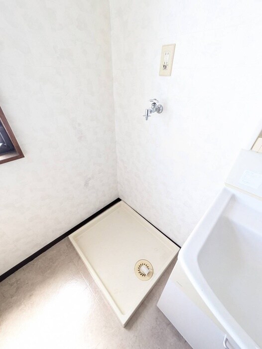 物件内観写真12　(洗濯機置場)