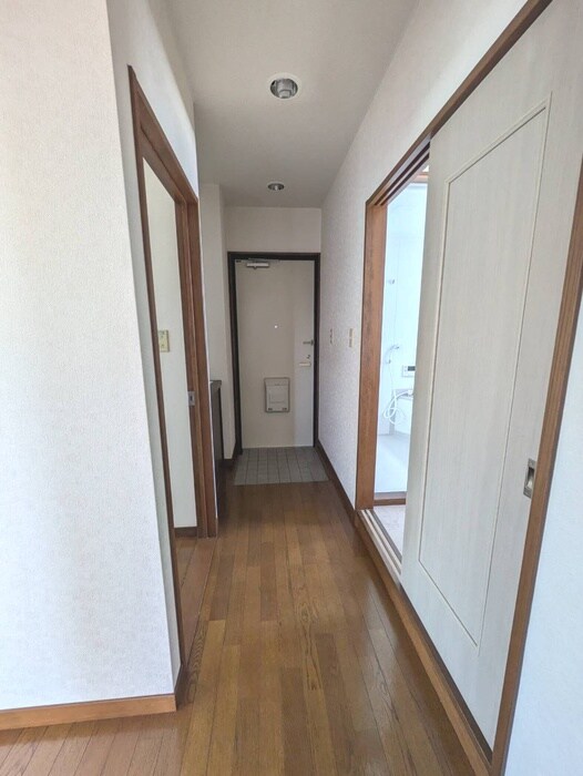 物件内観写真16　(廊下)