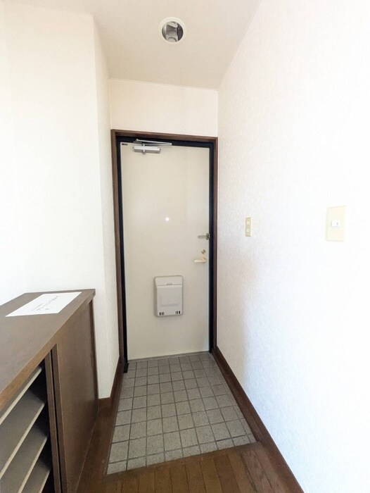 物件内観写真18　(玄関)