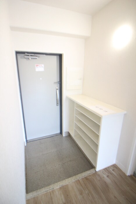 物件内観写真7　(玄関)