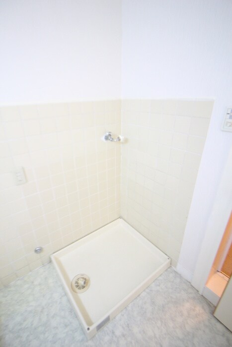 物件内観写真10　(洗濯機置場)