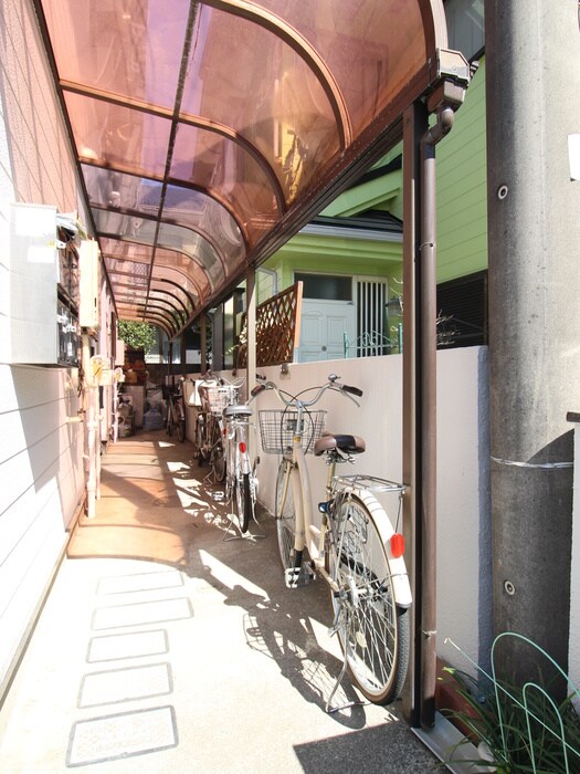 物件外観写真3　(駐輪場)