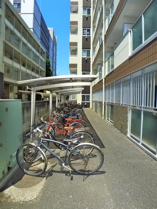 物件外観写真2　(駐輪場)