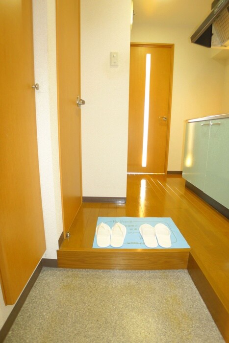 物件内観写真7　(玄関)