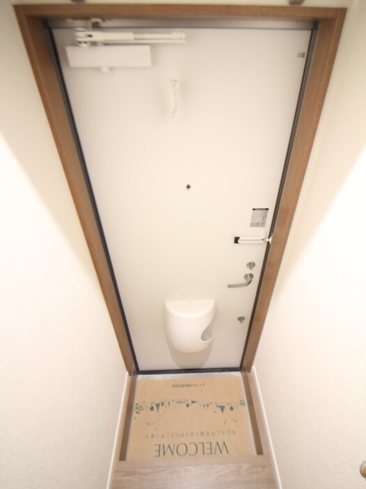 物件内観写真16　(玄関)