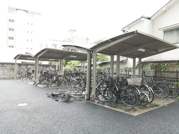 物件外観写真5　(駐輪場)