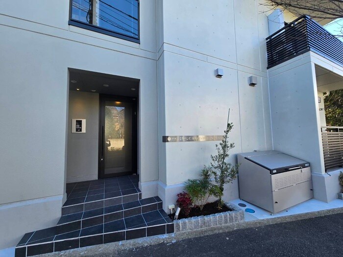 物件外観写真5　(エントランス部分)