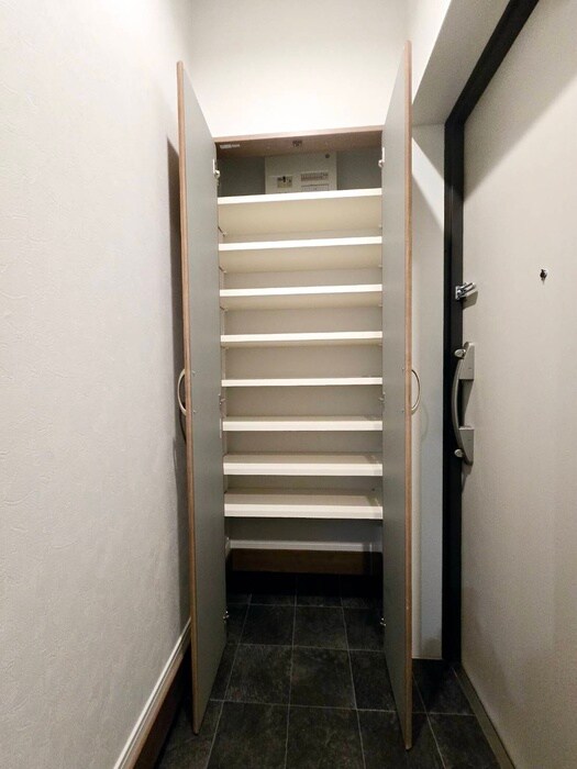 物件内観写真15　(靴箱)