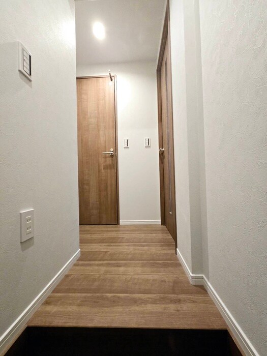 物件内観写真16　(玄関)