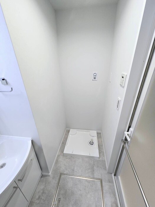 物件内観写真18　(洗濯機置場)