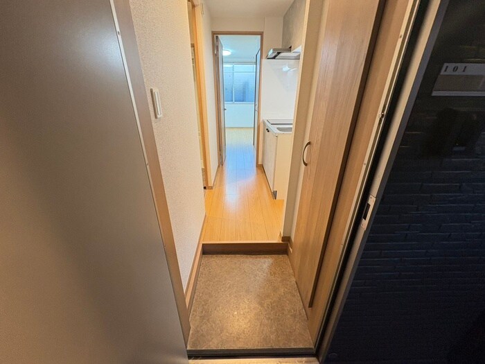 物件内観写真22　(玄関)